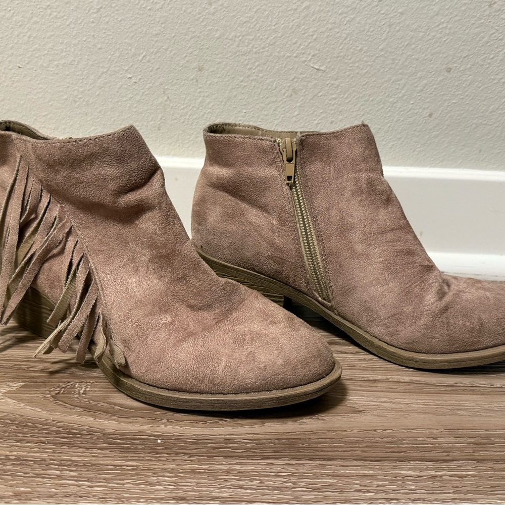 Fringe Suede Ankle Boots - Tan